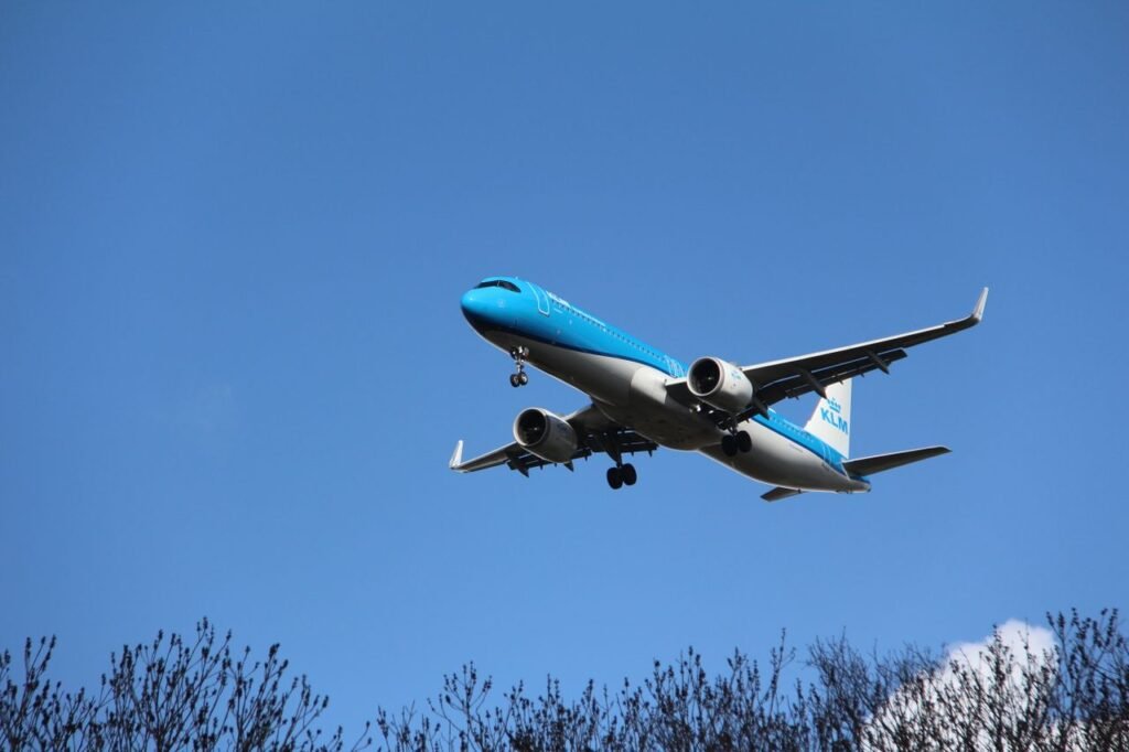 How to Fly from St. Maarten to Europe US-Visa Free: The Eastern Caribbean Gateway KLM airlines plane